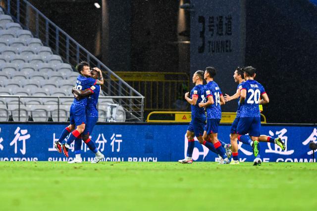 【中超】马莱莱头槌阿马杜点射 申花2比0沧州