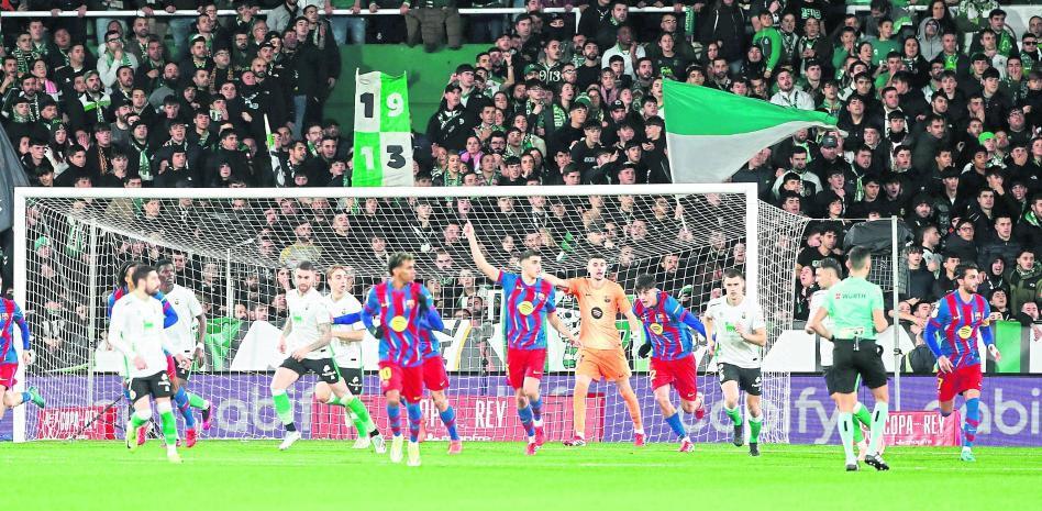 云开体育-世体：特狮连国王杯都没有上场机会，若想比赛他只能冬窗离队